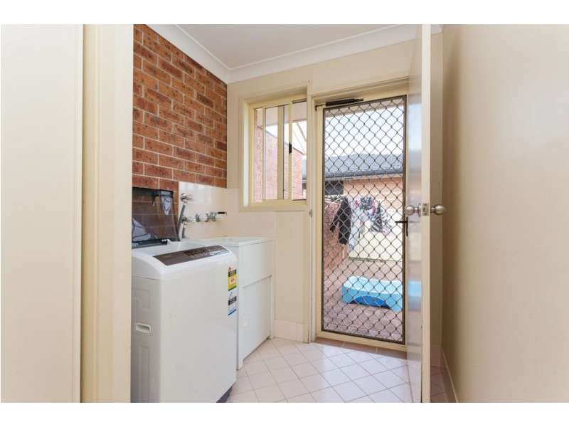 2/10 Pryor Crescent, Old Bar NSW 2430