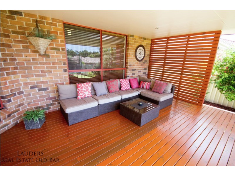 46 Medowie Road, Old Bar NSW 2430