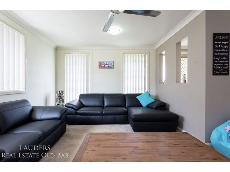 13 Flagtail Avenue, Old Bar NSW 2430