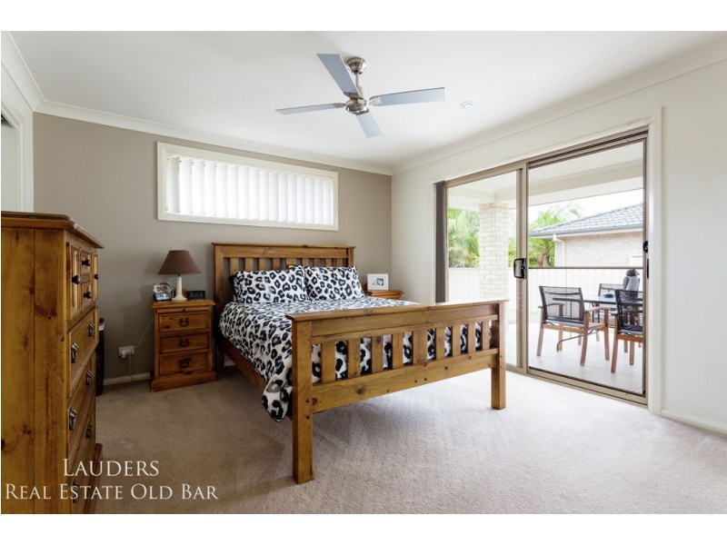 13 Flagtail Avenue, Old Bar NSW 2430