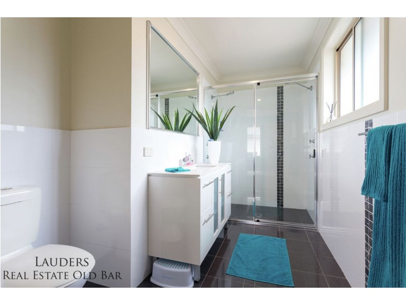 13 Flagtail Avenue, Old Bar NSW 2430