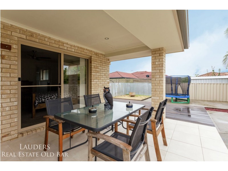 13 Flagtail Avenue, Old Bar NSW 2430