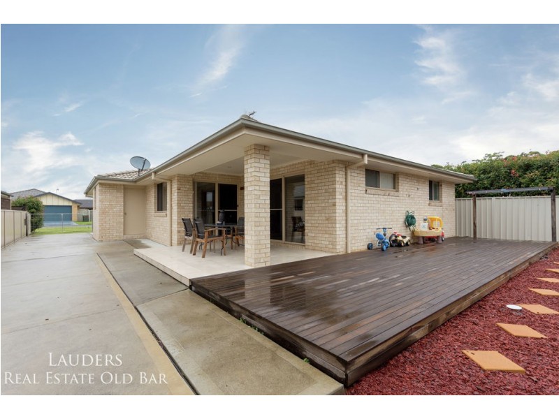 13 Flagtail Avenue, Old Bar NSW 2430