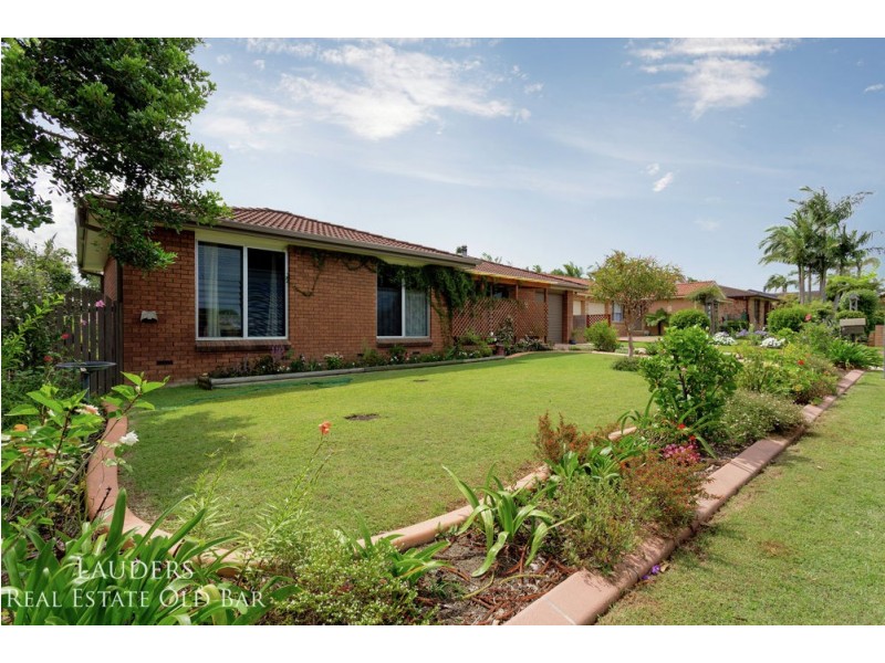 71 Waterman Street, Old Bar NSW 2430