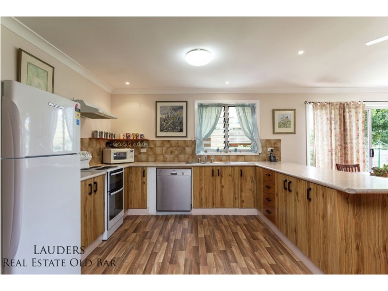 71 Waterman Street, Old Bar NSW 2430