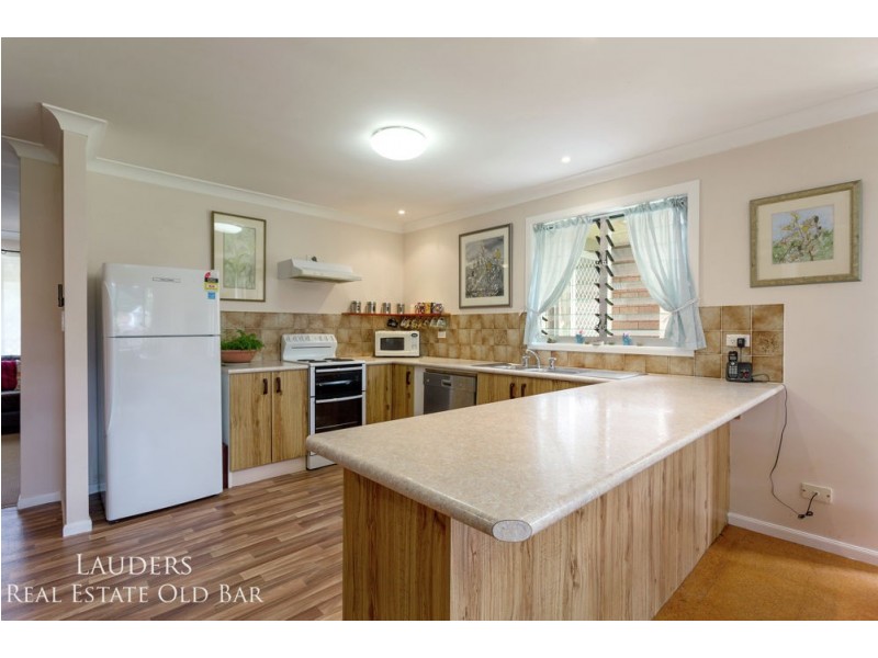 71 Waterman Street, Old Bar NSW 2430