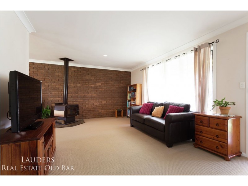 71 Waterman Street, Old Bar NSW 2430