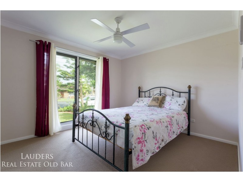 71 Waterman Street, Old Bar NSW 2430