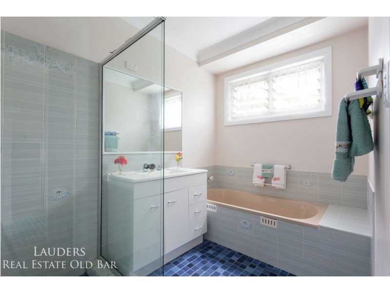 71 Waterman Street, Old Bar NSW 2430