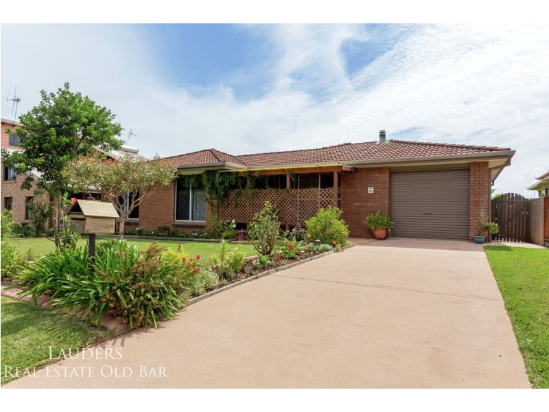 71 Waterman Street, Old Bar NSW 2430