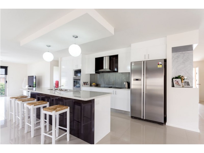 2/42 Albatross Way, Old Bar NSW 2430