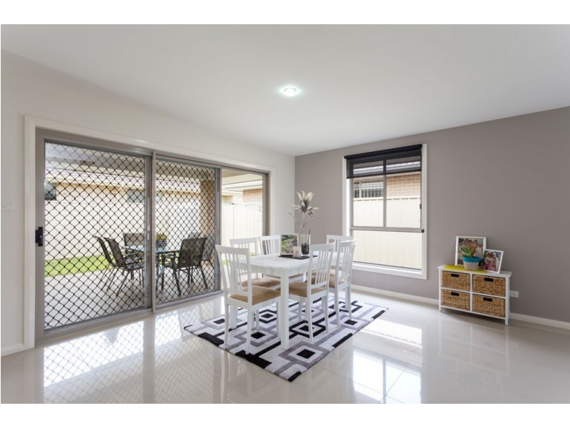 2/42 Albatross Way, Old Bar NSW 2430