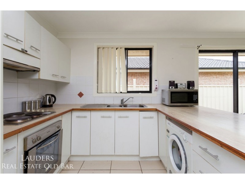 1/10 Bluehaven Drive, Old Bar NSW 2430