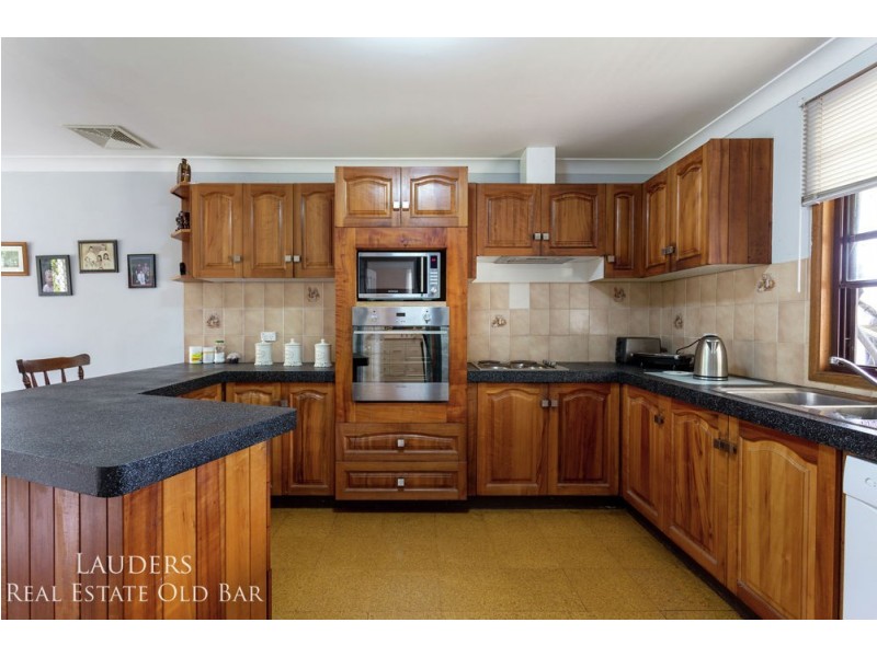 290 Bushland Drive, Taree NSW 2430