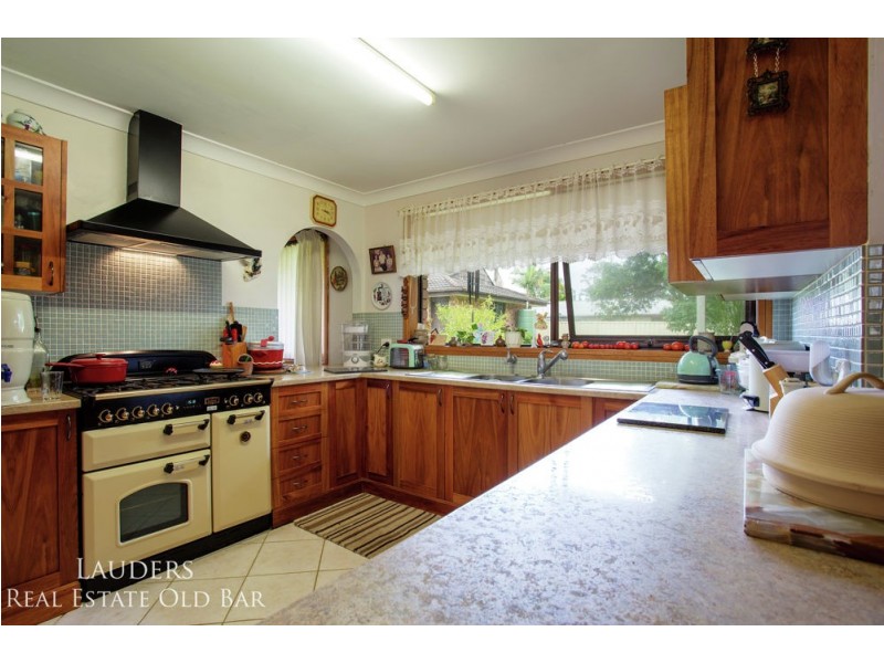 21 Casuarina Close, Old Bar NSW 2430