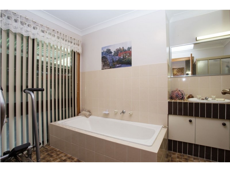21 Casuarina Close, Old Bar NSW 2430