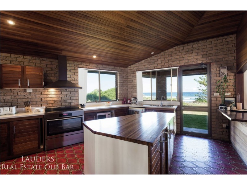 24 Lewis Street, Old Bar NSW 2430