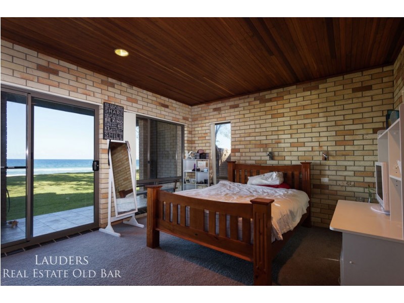 24 Lewis Street, Old Bar NSW 2430