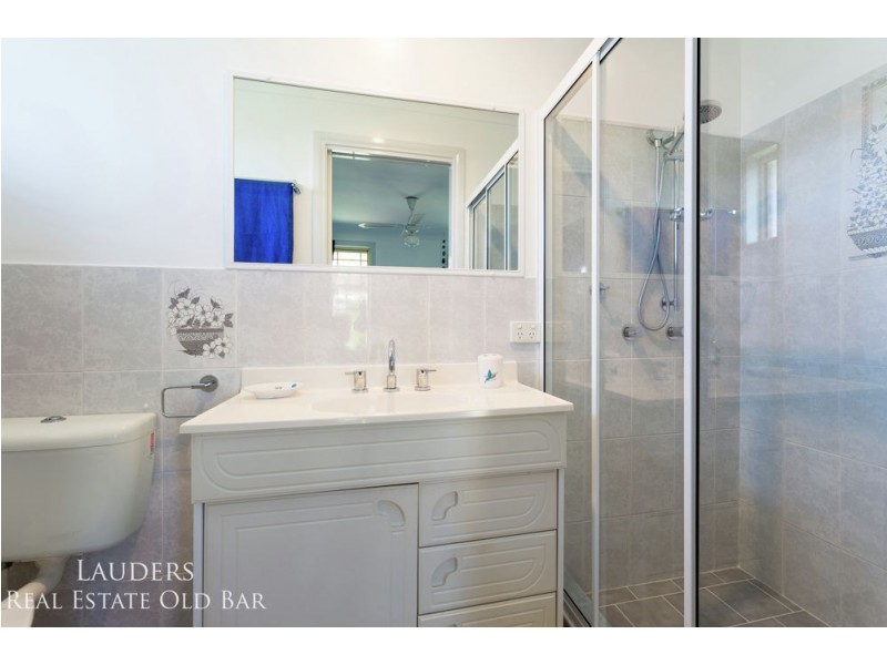 35 Molong Road, Old Bar NSW 2430