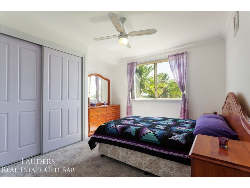 35 Molong Road, Old Bar NSW 2430