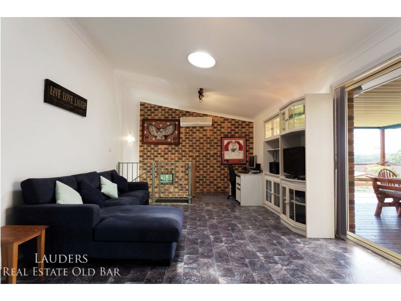 35 Molong Road, Old Bar NSW 2430