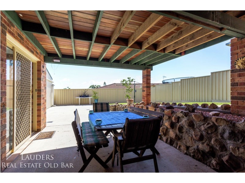 35 Molong Road, Old Bar NSW 2430