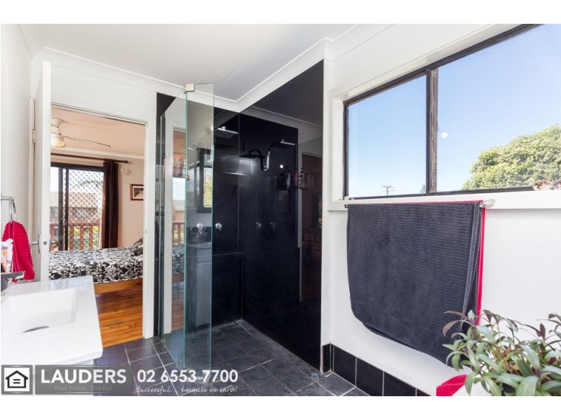 50 Hall Street, Old Bar NSW 2430