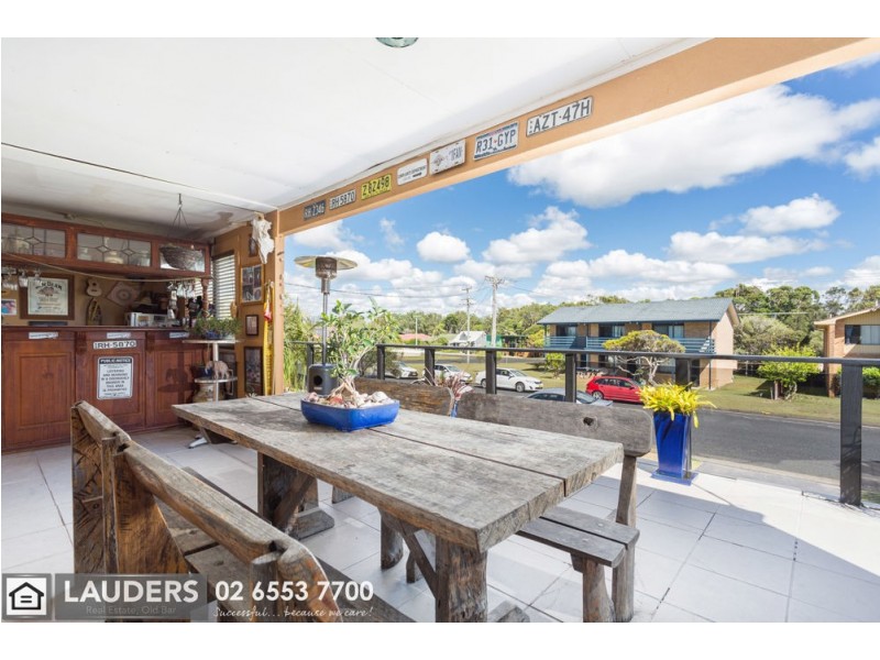 50 Hall Street, Old Bar NSW 2430