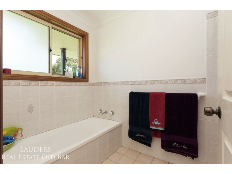 19b Molong Road, Old Bar NSW 2430