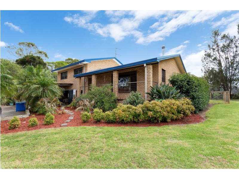 6 Channel Close, Old Bar NSW 2430