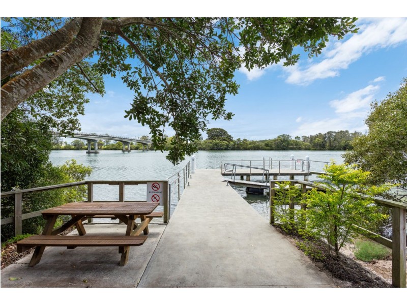 6 Channel Close, Old Bar NSW 2430