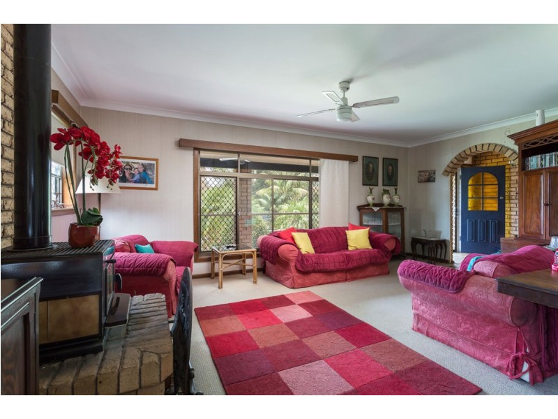 6 Channel Close, Old Bar NSW 2430