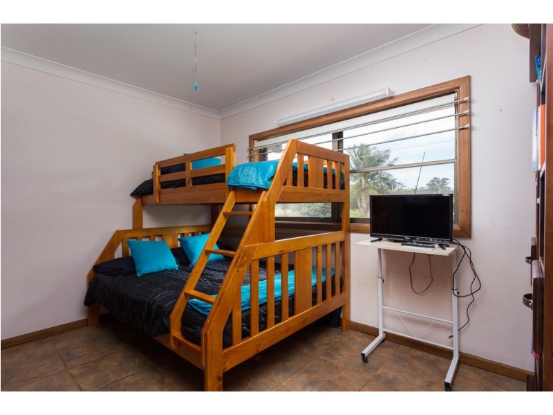 6 Channel Close, Old Bar NSW 2430