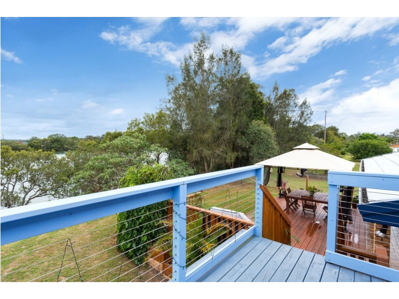 6 Channel Close, Old Bar NSW 2430