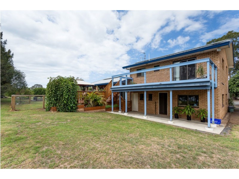 6 Channel Close, Old Bar NSW 2430