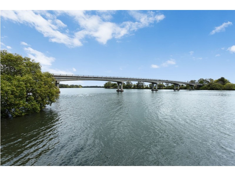 6 Channel Close, Old Bar NSW 2430
