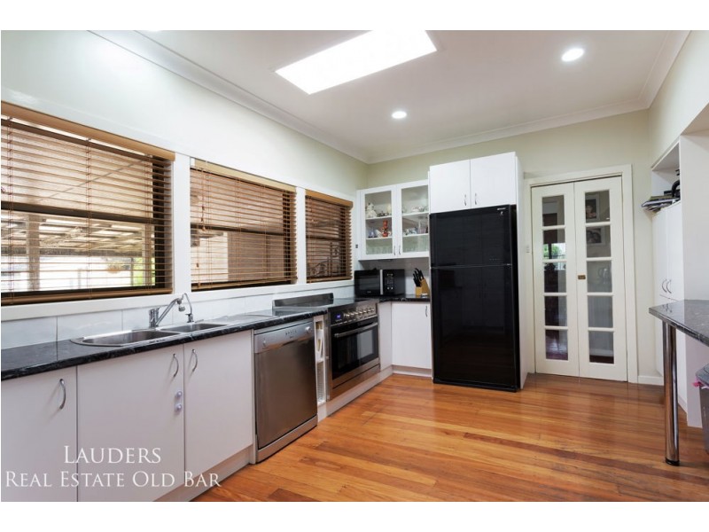 1 Bayview Crescent, Taree NSW 2430