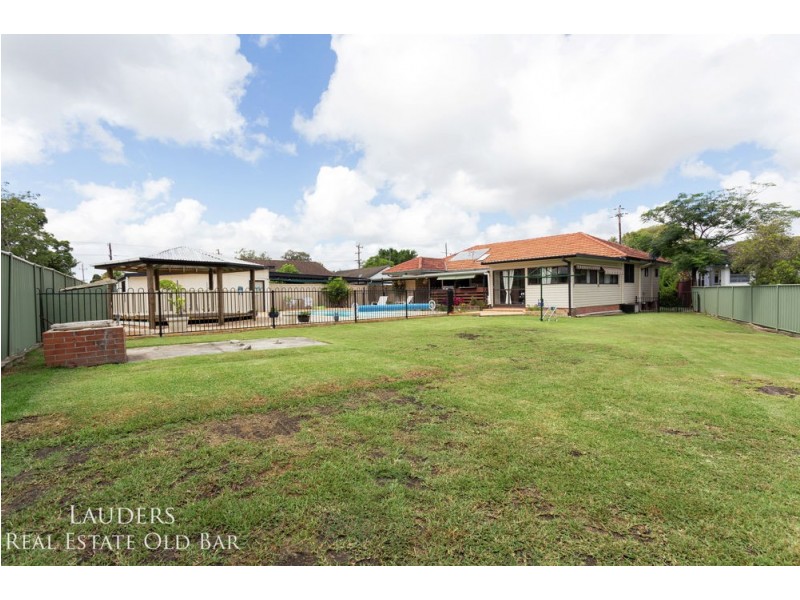 1 Bayview Crescent, Taree NSW 2430