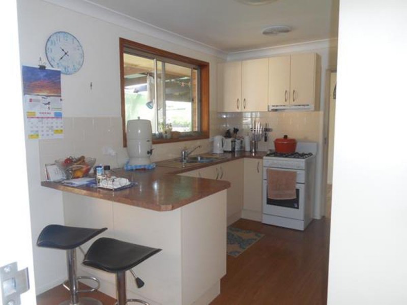 7 Oceanic Place, Old Bar NSW 2430