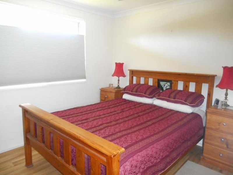 7 Oceanic Place, Old Bar NSW 2430