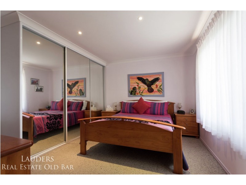 4 Osprey Avenue, Old Bar NSW 2430