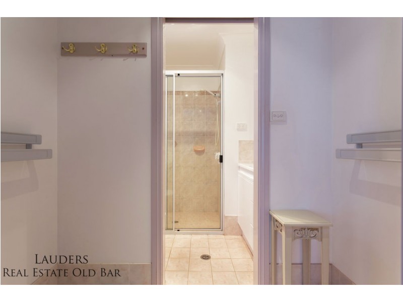 4 Osprey Avenue, Old Bar NSW 2430