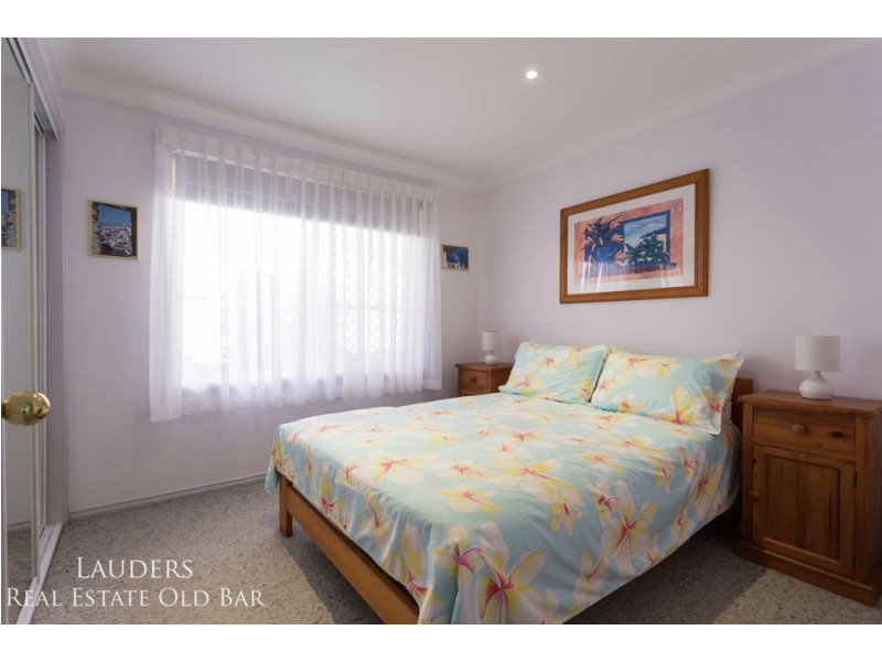 4 Osprey Avenue, Old Bar NSW 2430