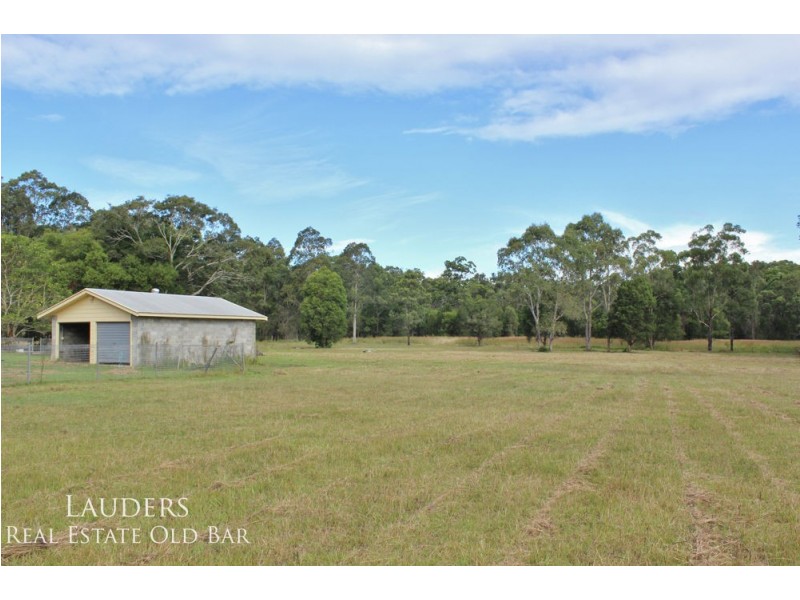 836 Old Bar Road, Old Bar NSW 2430