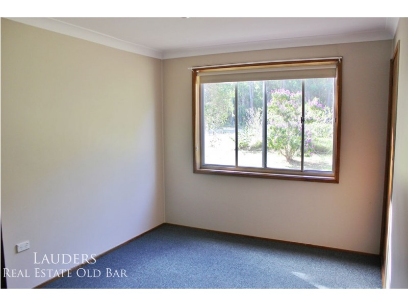 836 Old Bar Road, Old Bar NSW 2430