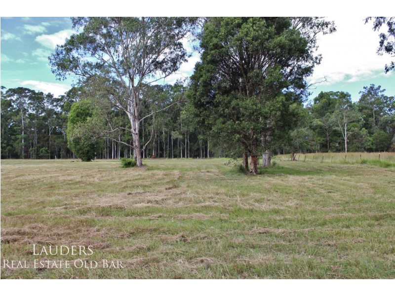 836 Old Bar Road, Old Bar NSW 2430