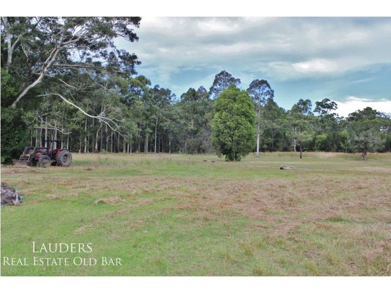 836 Old Bar Road, Old Bar NSW 2430
