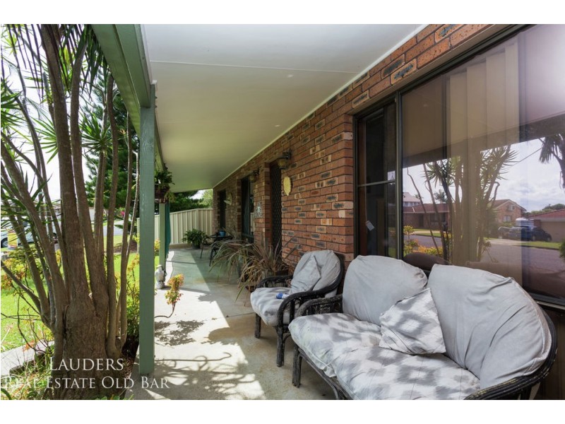 19 Casuarina Close, Old Bar NSW 2430