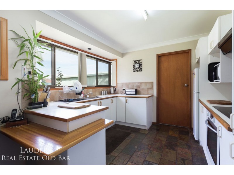 19 Casuarina Close, Old Bar NSW 2430