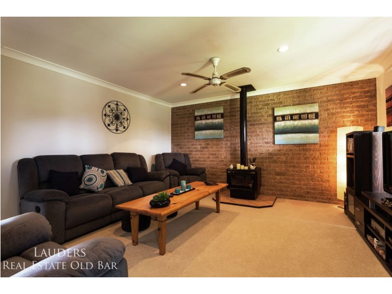 19 Casuarina Close, Old Bar NSW 2430